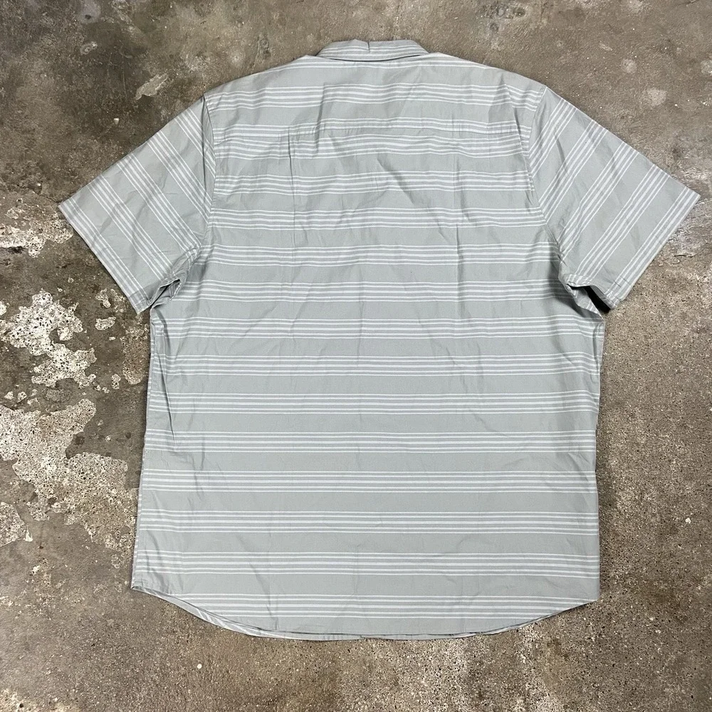 NWT Oakley Button Down Shirt Size XXL Gray Striped Short Sleeve Vault Exclusive